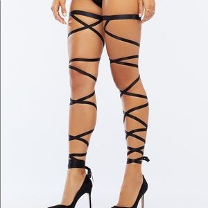 NWT Savage x Fenty Don’t Cross Me Full Leg Garter